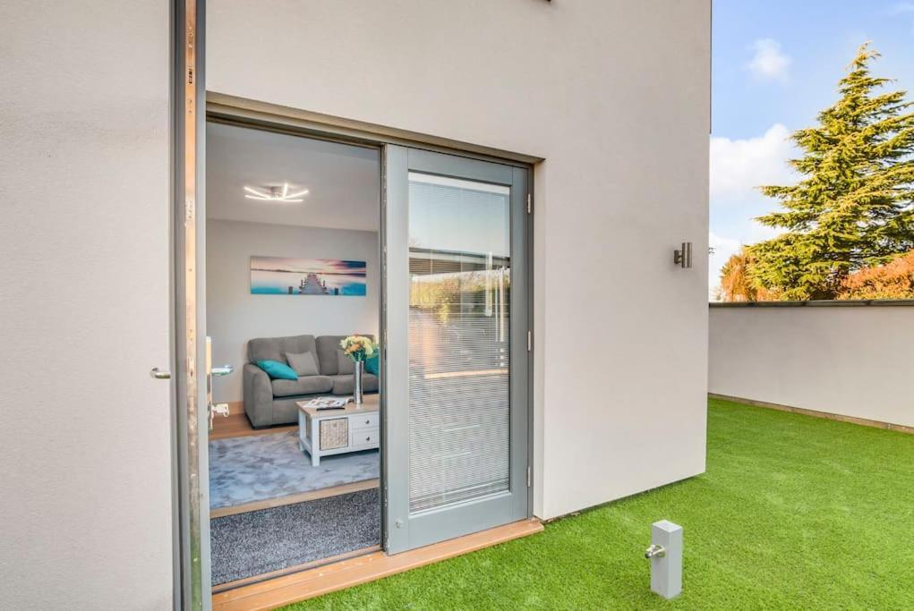 Isabel'S Wing! A Stunning 2 Bedroom Property NWI Esterno foto